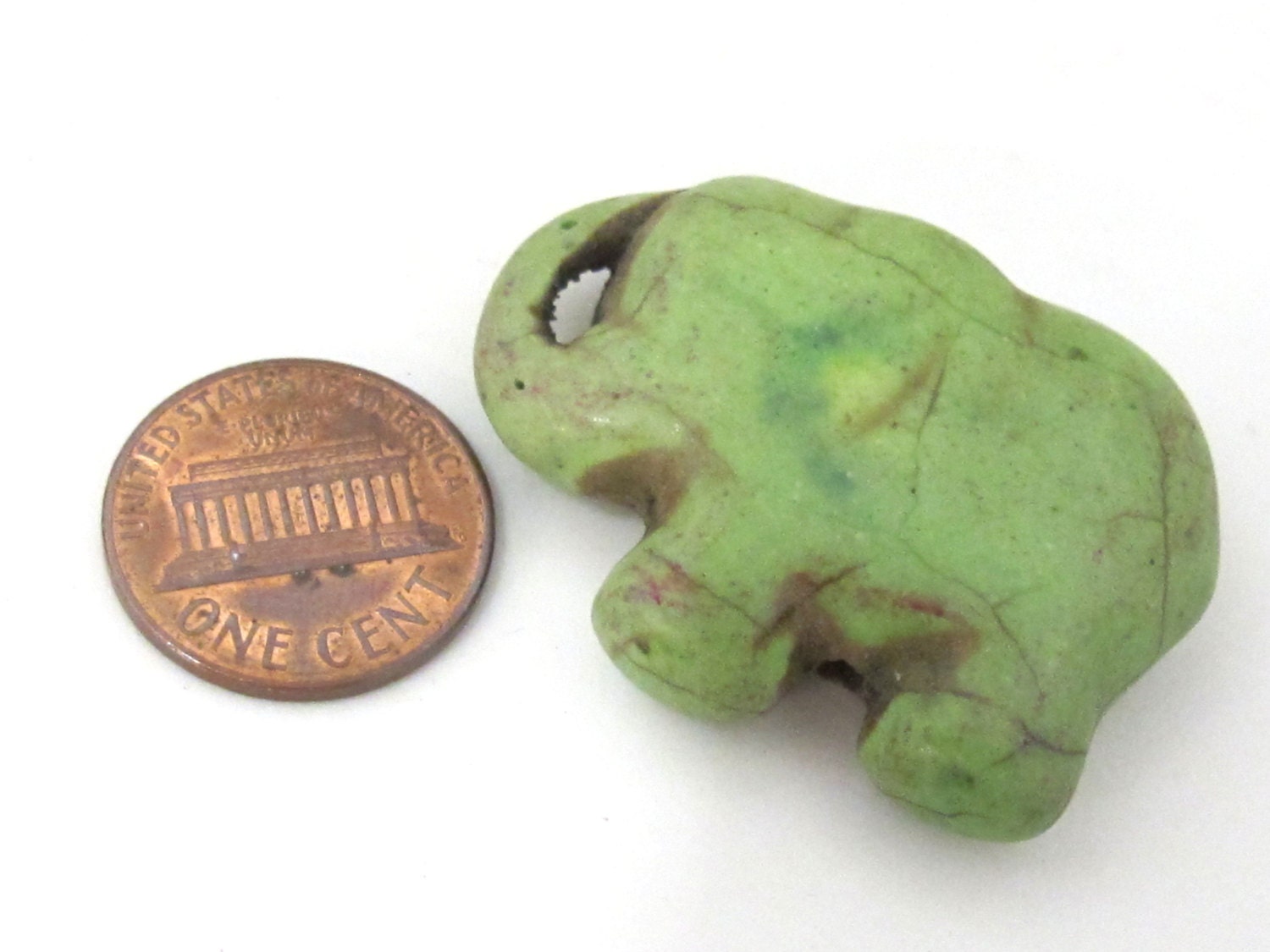 2 BEADS - Green color howlite turquoise elephant shape bead pendant 39 mm x 30 mm - GM402D