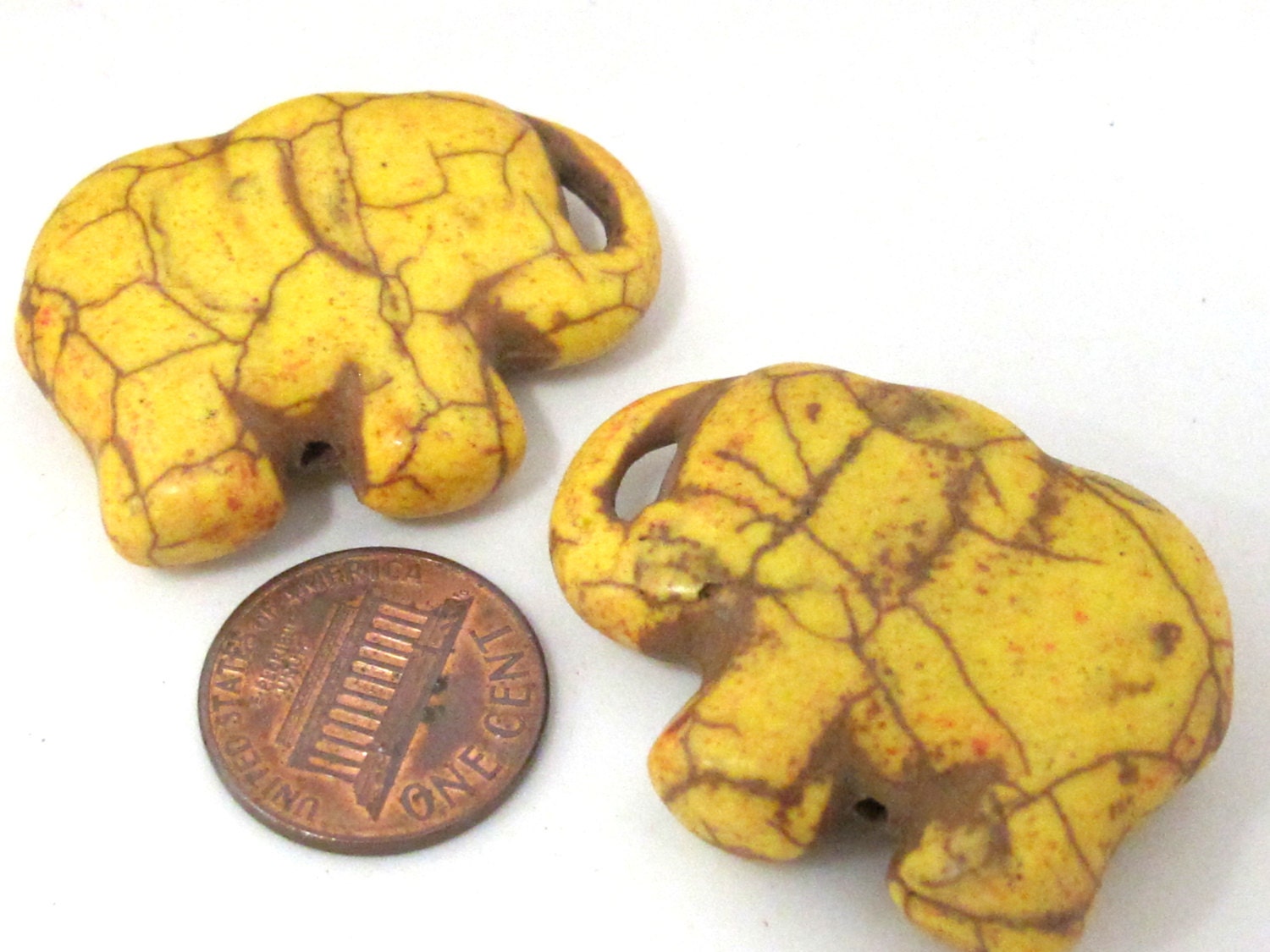2 BEADS - Yellow color howlite turquoise elephant shape bead pendant 39 mm x 30 mm - GM402E