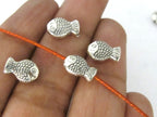 8 Beads - Cute small size fish beads antiqued silver tone - BD915