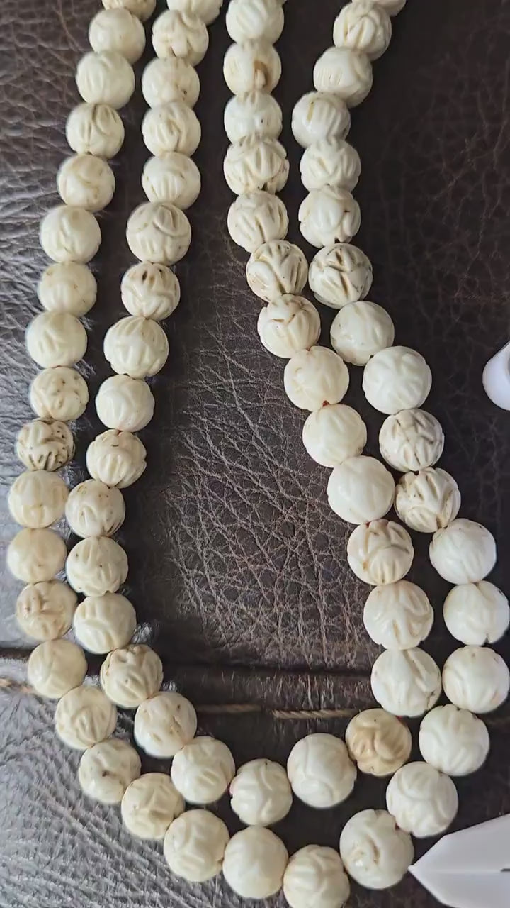 1 strand  - Small Ethnic Tibetan Nepal natural conch shell beads carved cut lotus floral shape mala making beads supply  -- STR004B