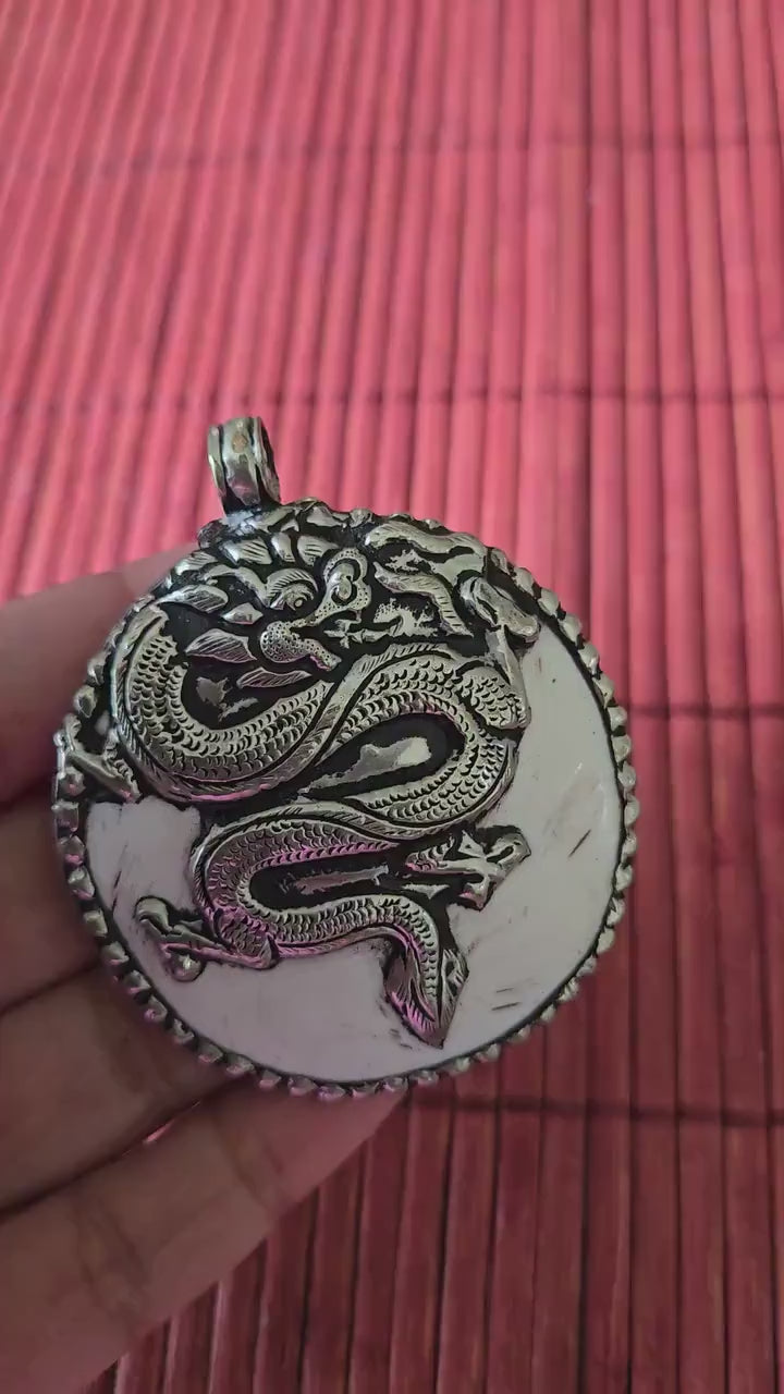 1 pendant - Large bold Tibetan Silver Repousse tribal naga conch shell pendant with tibetan dragon carving  - PM492B